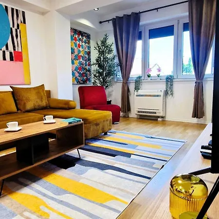 2-bedroom Near Center With Private Parking Apartament Skopje