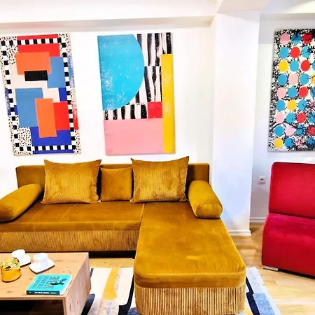 Apartament 2-bedroom Near Center With Private Parking