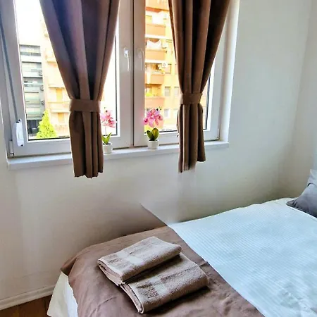 2-bedroom Near Center With Private Parking Apartament Skopje