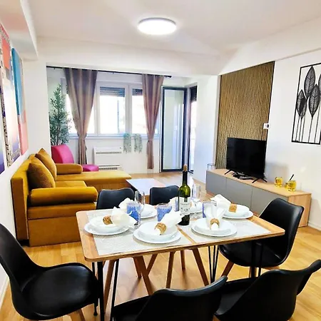 2-bedroom Near Center With Private Parking Apartament Skopje