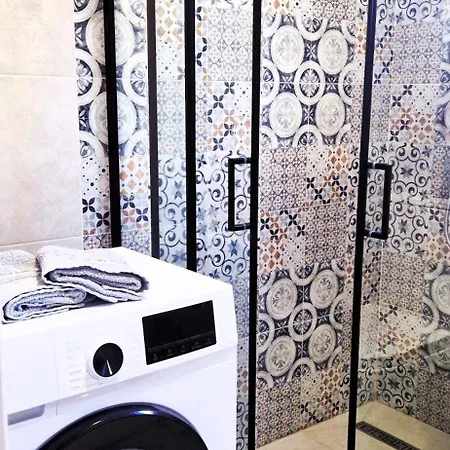 2-bedroom Near Center With Private Parking Skopje
