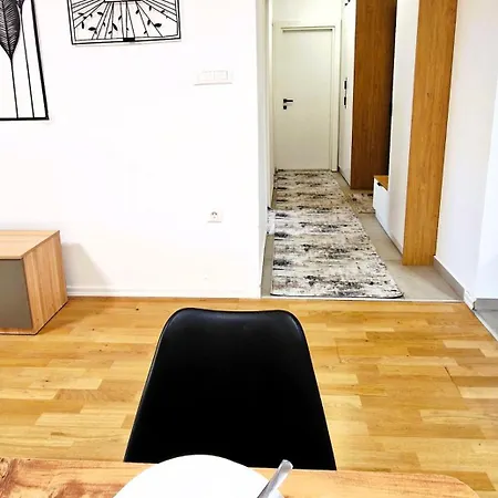 Apartament 2-bedroom Near Center With Private Parking