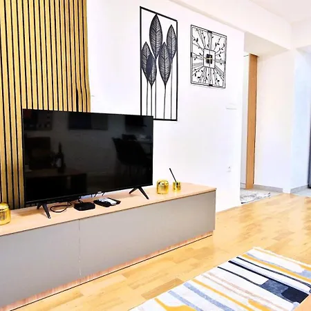 Daire 2-bedroom Near Center With Private Parking Üsküp