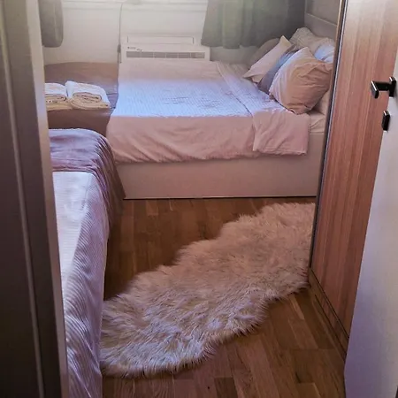 2-bedroom Near Center With Private Parking